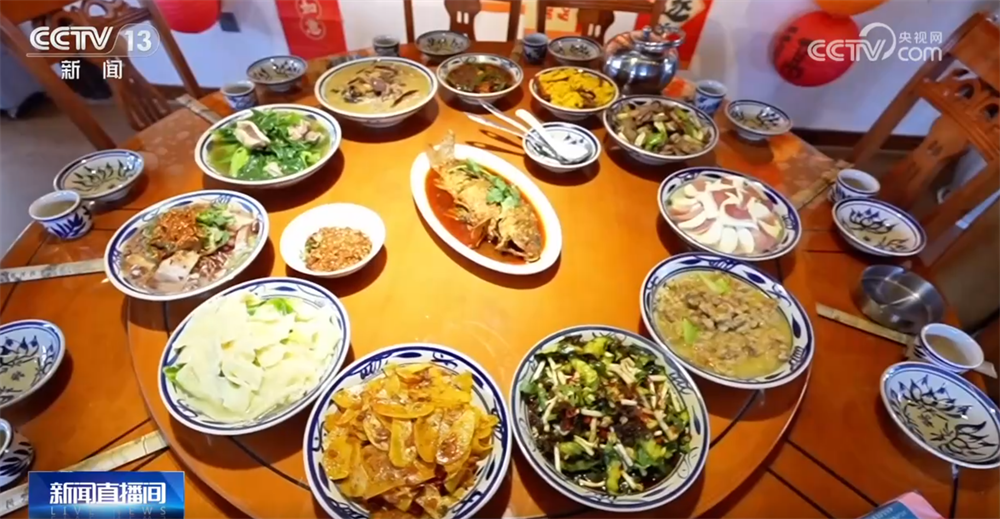 透过“舌尖”美味感受人间烟火最温暖动人的时刻 年货市场开启“备货模式”(图10) 透过“舌尖”美味感受人间烟火最温暖动人的时刻 年货市场开启“备货模式”(图10)