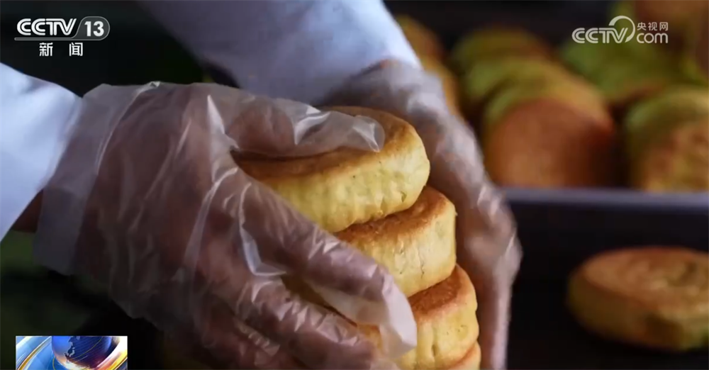 透过“舌尖”美味感受人间烟火最温暖动人的时刻 年货市场开启“备货模式”(图21) 透过“舌尖”美味感受人间烟火最温暖动人的时刻 年货市场开启“备货模式”(图21)